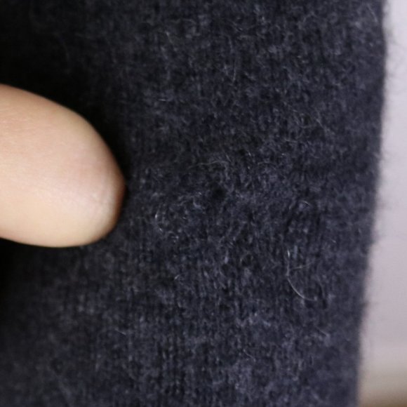 Lord & Taylor 100% cashmere slim fit dark grey crewneck sweater - Picture 6 of 8